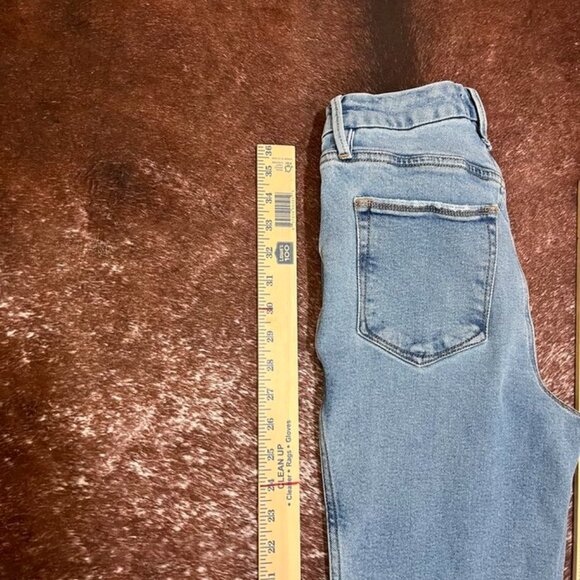 Good American Distressed Blue Denim Skinny Jeans 4/27 Mid Rise Stretch - Picture 3 of 13